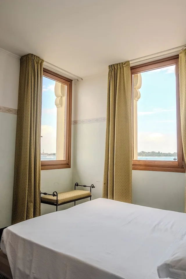 Room, Double Bed, Lagoon View، Russo Palace 2/10