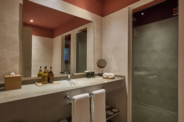 جناح جونيور بسرير كينج بشرفة، Hotel Calatrava 8/10