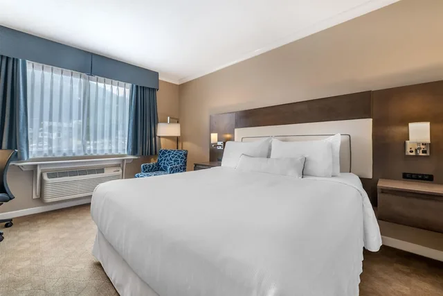 غرفة قياسية بسرير كوين لذوي الإعاقة، Best Western Plus Columbia River Hotel 2/8