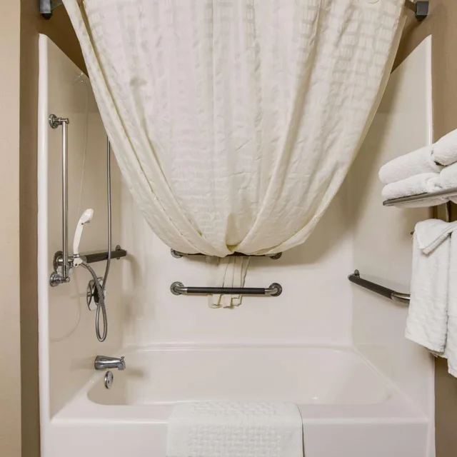 غرفة بسريرين كوين لذوي الإعاقة، Best Western Waukesha Grand 4/5
