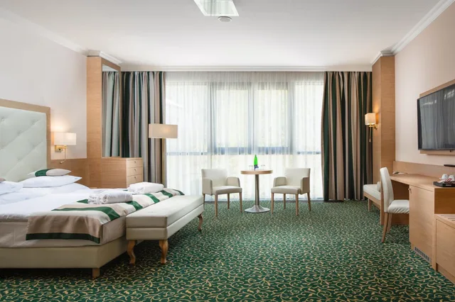 جناح جونيور، Grandhotel Nabokov 1/4