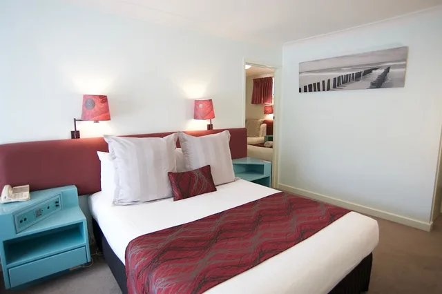 Spa, Single Bed، SureStay by Best Western The Clarence on Melville 1/1
