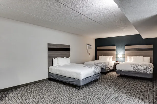 جناح بسريرين كوين، Days Inn & Suites by Wyndham Spokane 2/3
