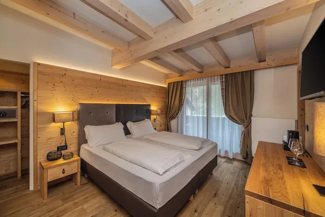 Cozy, Harmony, King Bed, Hotel Palace Ravelli 1/4