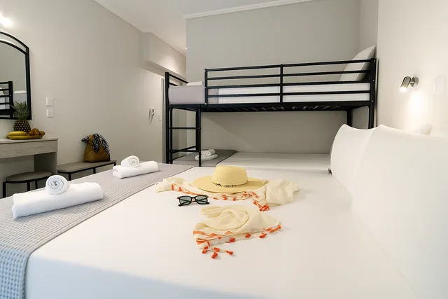 غرفة رباعية في الطابق الأرضي، Samel Hotel 2/9
