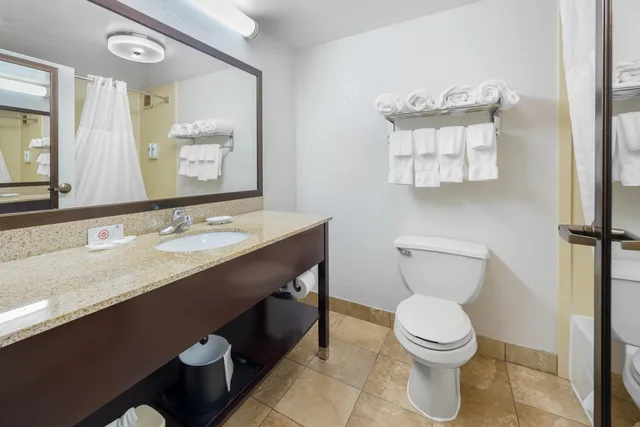 غرفة رباعية بسريرين كوين، Comfort Inn Chattanooga Downtown Southside 6/6