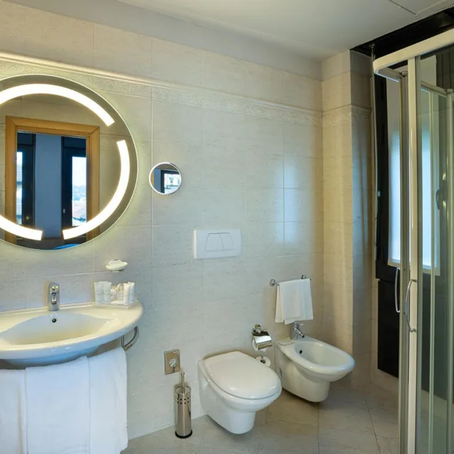 غرفة عائلية، Best Western Plus Executive Hotel And Suites 2/3