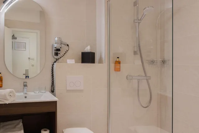 غرفة قياسية بسرير مزدوج، Best Western Hotel De France 3/3