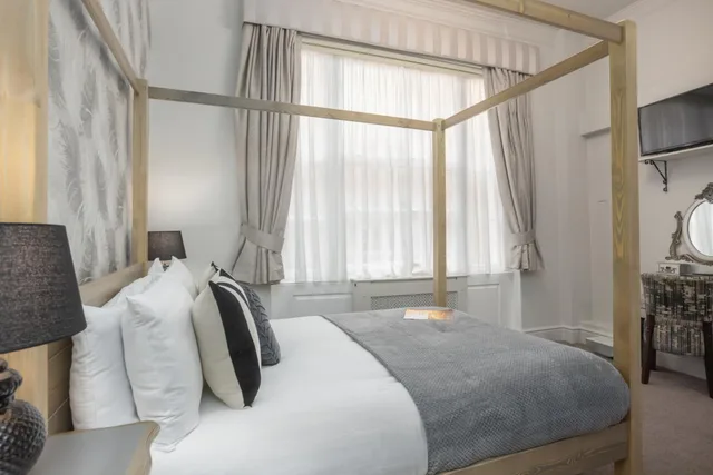4 People, Junior, Double Bed، The Pied Bull 1/1