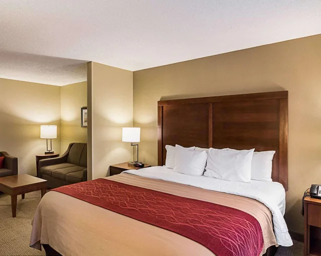 جناح بسرير كينج لذوي الإعاقة، Comfort Inn Wichita East 2/5