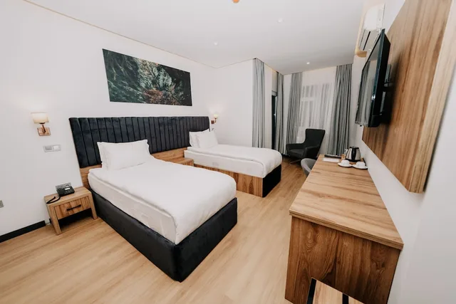 Superior, Twin Beds, Business Life Hotel Bakirkoy 1/2