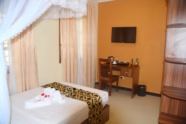 Room, Single, Private Bathroom, Spice Palace Hotel 7/10