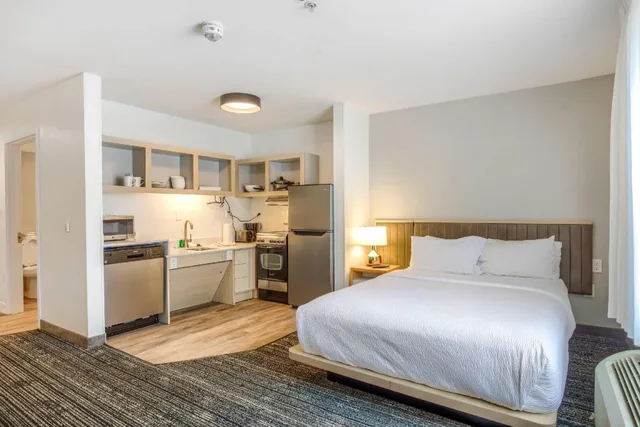 جناح بسرير كوين، MainStay Suites Mobile, AL 1/5