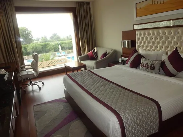 غرفة تنفيذية بسرير مزدوج، The Lal Vilas Hotel & Resort 3/5
