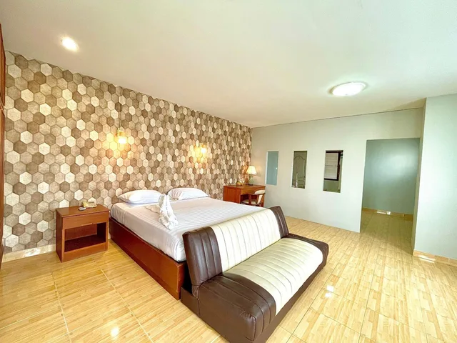 Superior, Triple, Green Beach Pattaya 2/10