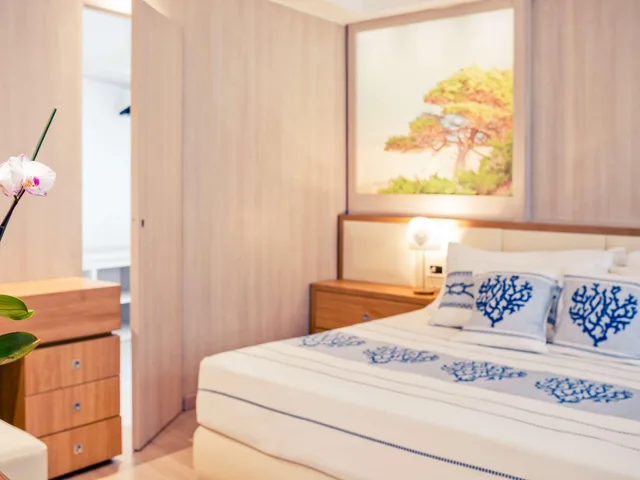 Suite, Queen Bed, Mercure Olbia Hotel e Spa 2/2