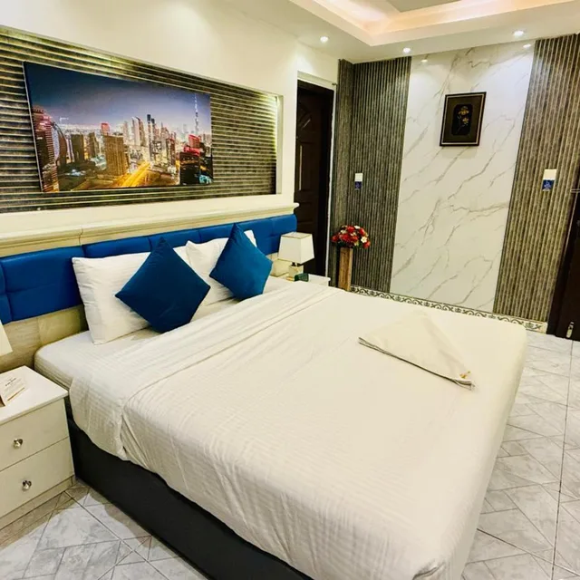 غرفة ديلوكس بسرير كينج، OYO 338 Transworld Hotel 1/8