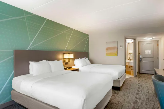 Room, 2 Queen Beds, Comfort Inn & Suites Watertown - 1000 Islands 2/4