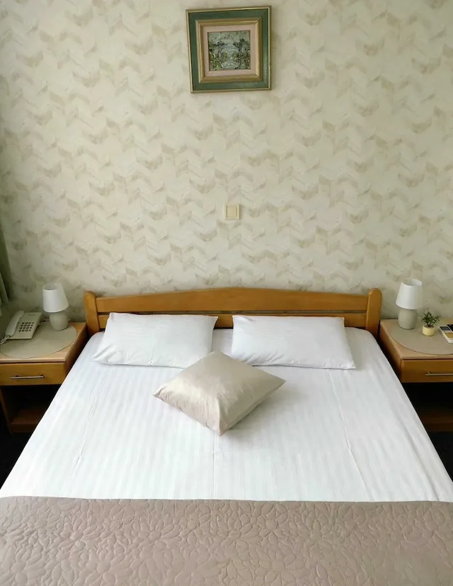 غرفة عائلية بسرير مزدوج بإطلالة على المتنزه مع أريكة، Hotel Slodes 5/10