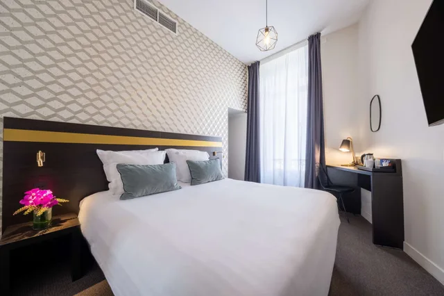 Deluxe, Queen Bed, Hotel Le Soleia 3/7