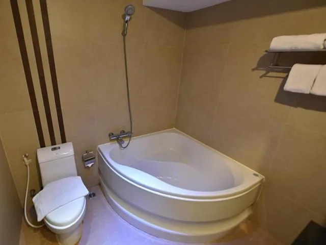 غرفة ديلوكس بسريرين منفصلين بحمام خاص، BANGKOK CITY HOTEL 3/3