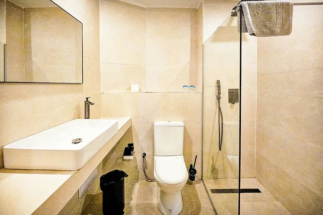 جناح بريميوم بسرير كينج بإطلالة على البحر مع أريكة، Kombo Beach Resort 7/9