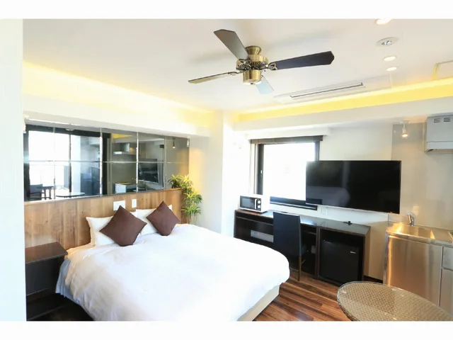 Room, Double Bed, Night View، Hotel Livemax Higashi Ginza 1/1