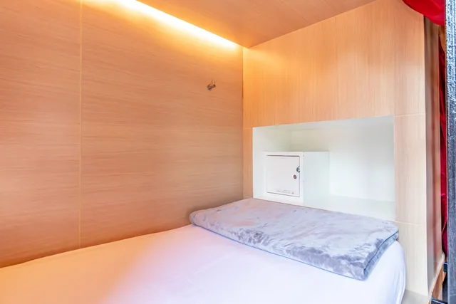 Mixed Dorm, 8 People, Cloud On Saladaeng 3/6