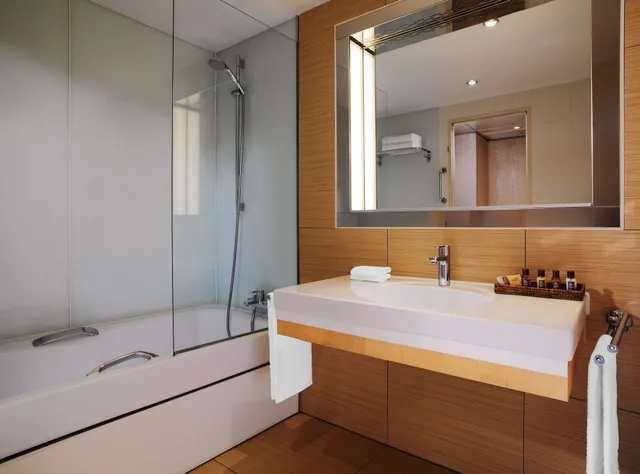 غرفة كلاسيكية بسريرين منفصلين، SHERATON BERLIN GRAND HOTEL ESPLANADE 6/6