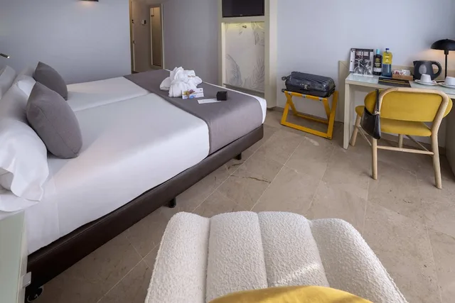 غرفة كومفورت بسريرين منفصلين، Hotel SERHS Del Port 3/10