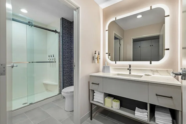 جناح بسرير كينج لذوي الإعاقة، Homewood Suites by Hilton Walker Grand Rapids North 2/2