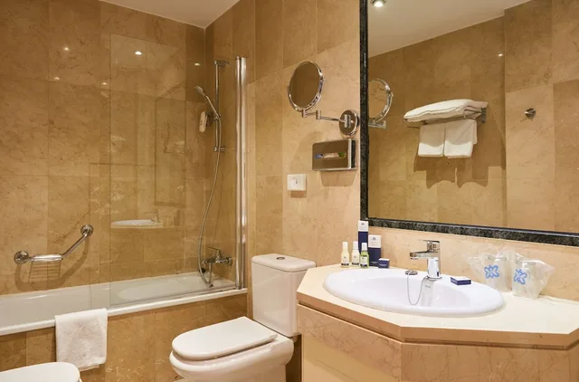 غرفة عائلية بسريرين منفصلين مع أريكة، Suites Barrio de Salamanca 5/5