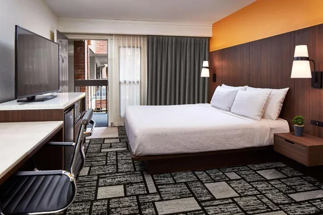 جناح بسرير كينج لذوي الإعاقة، Best Western Plus Meridian Inn & Suites, Anaheim-Orange 1/3