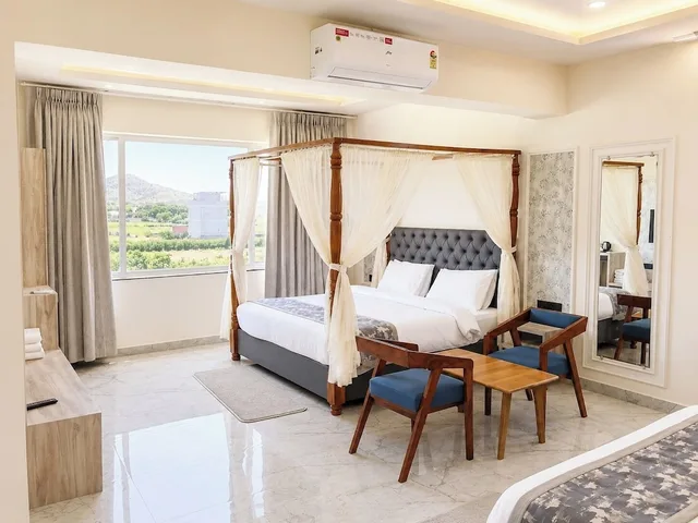 غرفة فاخرة بسرير كينج، THE COUNTRY SIDE RESORT 4/10