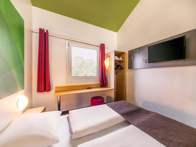 غرفة رباعية بسرير بطابقين وسرير كوين، B&B Hotel Bochum-Herne 3/11
