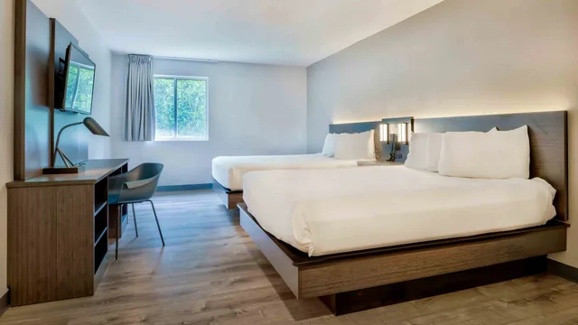 غرفة رباعية بسريرين كوين، Motel6 Bethel, CT - Danbury 2/4