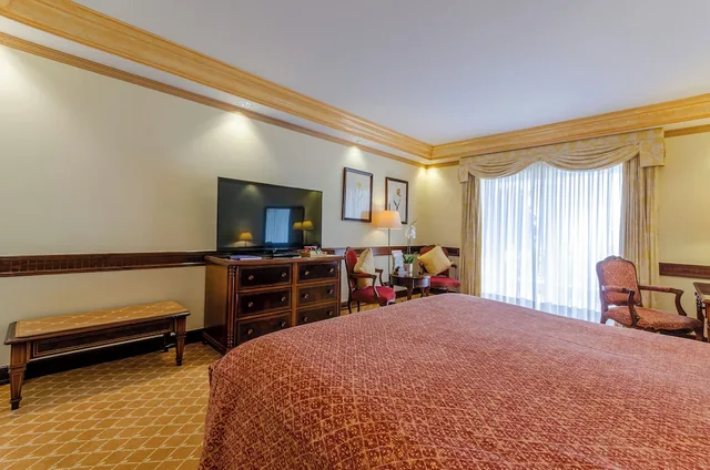 غرفة بسرير كينج بإطلالة على النهر، Olissippo Lapa Palace 1/5