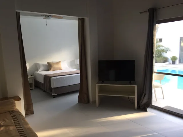 Deluxe, Suite, King Bed, Trundle Bed, Pool View, Sofa, Pool Access، Seapearl Of Alona 8/10