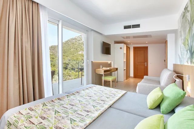غرفة عائلية بشرفة، Universal Hotel Castell Royal 2/3