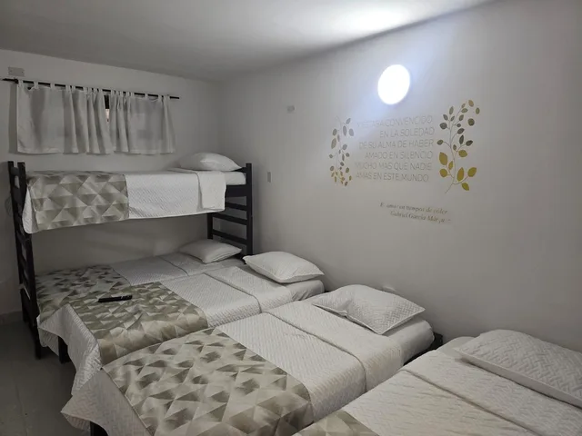 Family, 1 Double and 3 Single Beds، Hotel Rodadero Dorado 2/10