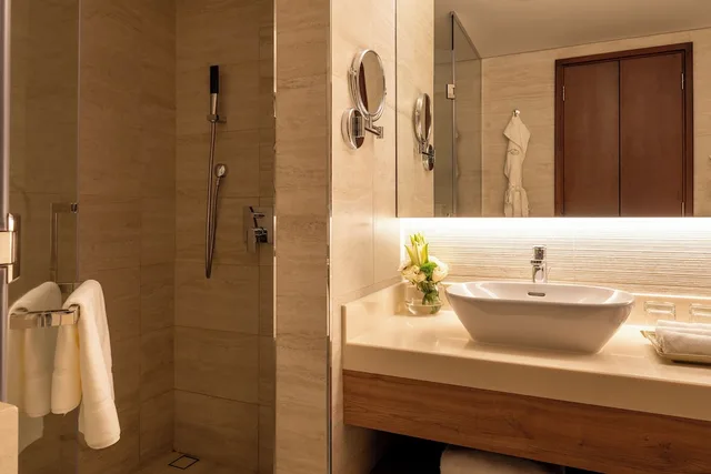 3 Bedrooms, Penthouse, Twin Beds, 2 King Beds, Fraser Suites Seef Bahrain 6/10