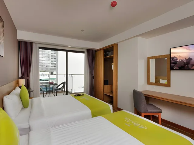 غرفة فاخرة عائلية بإطلالة على المدينة بشرفة، Ale Nha Trang Hotel 1/3