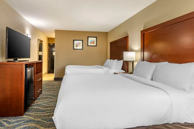 غرفة بسريرين مزدوجين، Comfort Inn Asheville East-Blue Ridge Pkwy Access 1/4