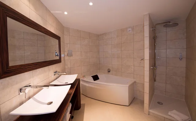 Junior Suite, King Bed, Sofa, Best Western Premier Patio Des Artistes 9/10