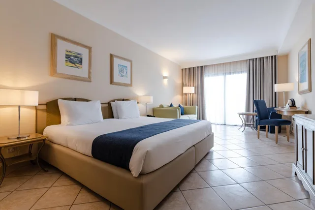 جناح جونيور بشرفة مع أريكة، Maritim Antonine Hotel and Spa Malta 2/10