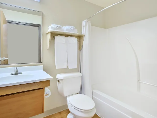 Standard, 2 Double Beds, WoodSpring Suites San Antonio North Live Oak I-35 3/3
