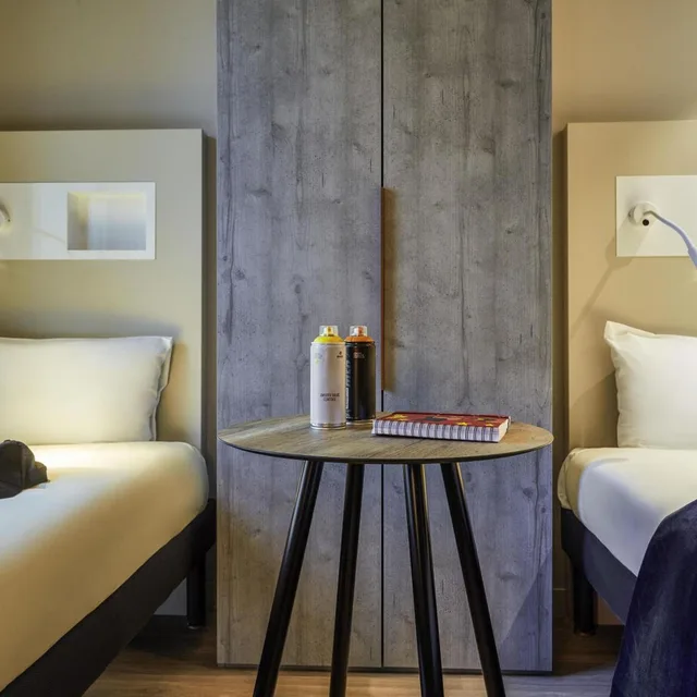 غرفة ثلاثية بسريرين منفصلين مع سرير إضافي، Ibis Budget Montpellier Aeroport Parc Des Expos 2/4