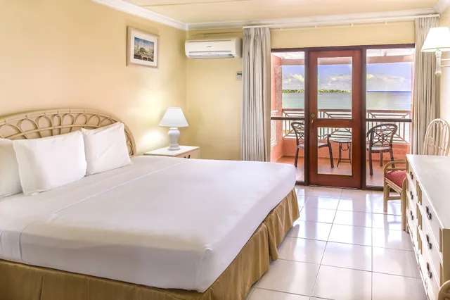 غرفة شهر العسل بإطلالة على المسبح، Barbados Beach Club 1/4