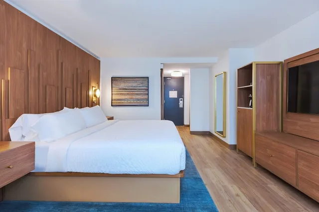 غرفة قياسية بسرير كينج، Hotel Indigo Detroit Downtown 8/10