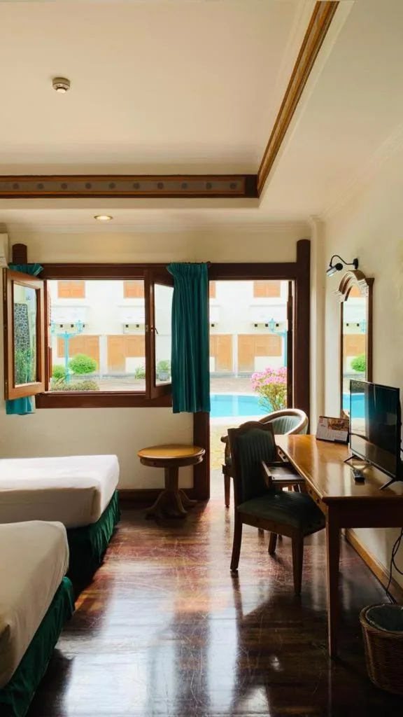 Deluxe, Double or Twin Bed, Pool Access، KRESNA HOTEL WONOSOBO 8/9